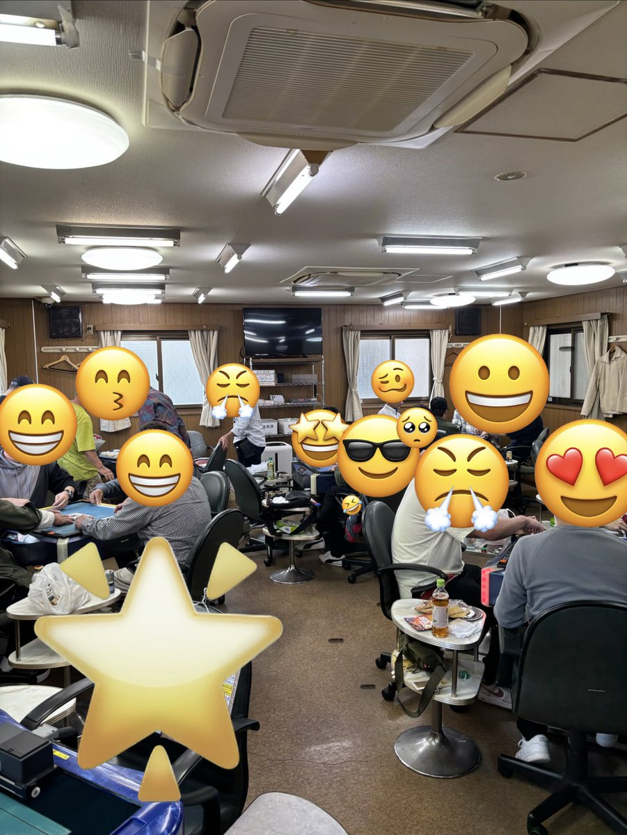 ayase_top's tweet photo. おはようございますGW中日
本日も朝からたくさんのご来店ありがとうございます。
現在当日、明日5日ともに時間帯次第では若干の空き卓がございます。
ご利用予定の方はお気軽に店舗までお問い合わせください。

#麻雀　#セット　#足立区　#千代田線　#三麻 https://t.co/RZrYfefekK