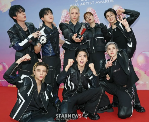 SKZ Vote & Stream ▶︎ •၊၊||၊|။||||။‌‌‌‌‌၊|• 01:08 tweet media