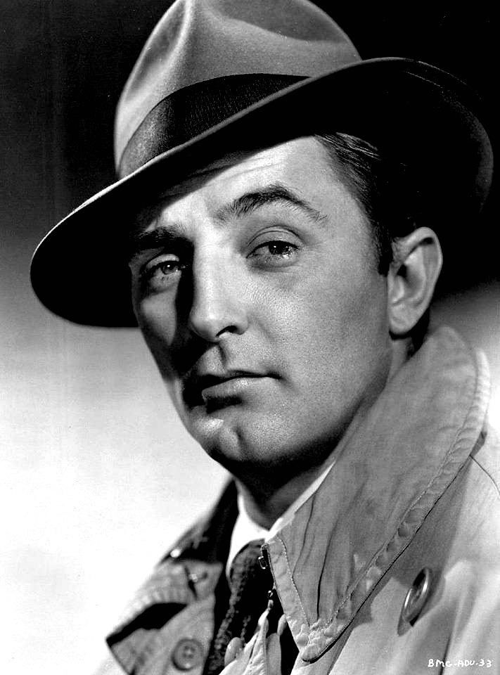 LISAGNO's tweet image. Mitchum appeared in 100+ films and also tv series.  #FilmNoir: Undercurrent (1944), The Locket (1944), When Strangers Marry (1944), Pursued (1947), Crossfire (1947), Out of the Past (1947), The Big Steal (1948), Where Danger Lives (1950), My Forbidden Past (1951), His Kind of