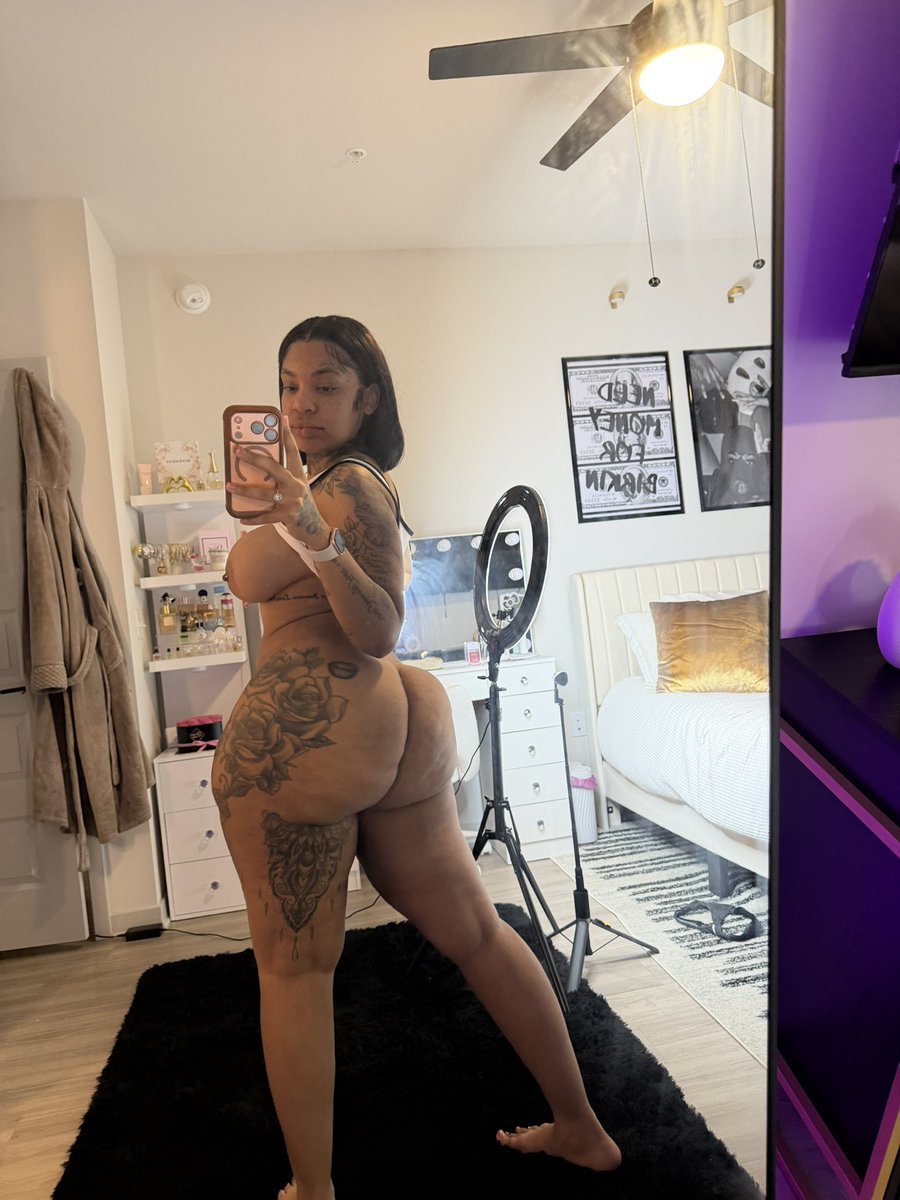 Qween kiaaa🍑🍒💦 tweet media