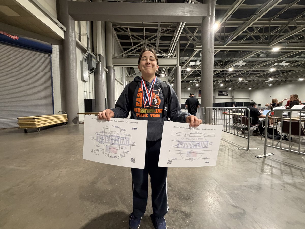 CoachGriff_OE's tweet photo. It was a busy weekend for our girl @AudreyLennard! Unstoppable in the best way! 🥇🏆 https://t.co/GzHiXW0URl