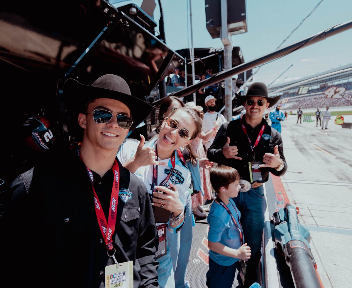 CARCowboysPBR's tweet photo. Carolina Cowboys 🤝 @TXMotorSpeedway 

#carolinacowboys #thecowboyway #pbr https://t.co/dUEQSV85Up