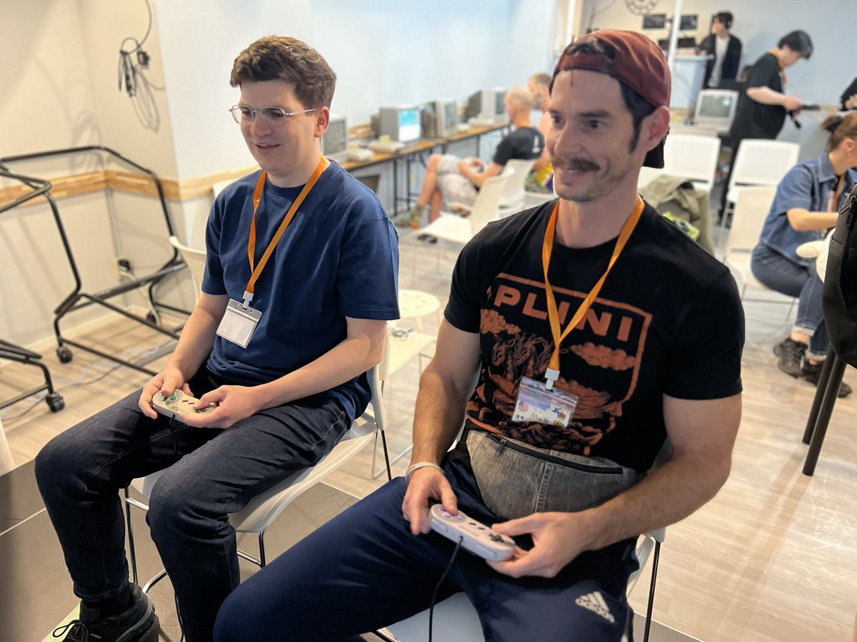 Antistar 🦊 tweet media