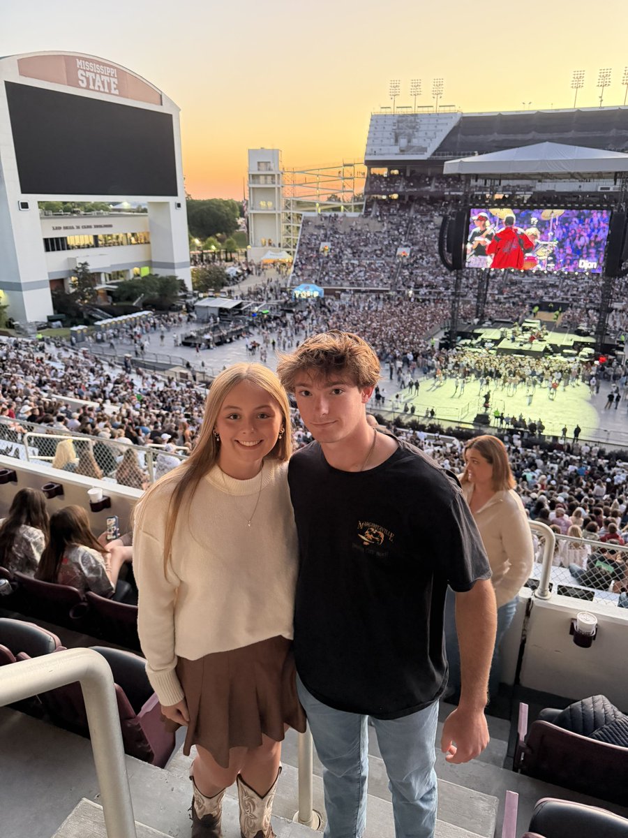 ethan_womble's tweet photo. Fun times in Starkville while doing my college tour at Mississippi State! https://t.co/dt9Dh1bOQ6