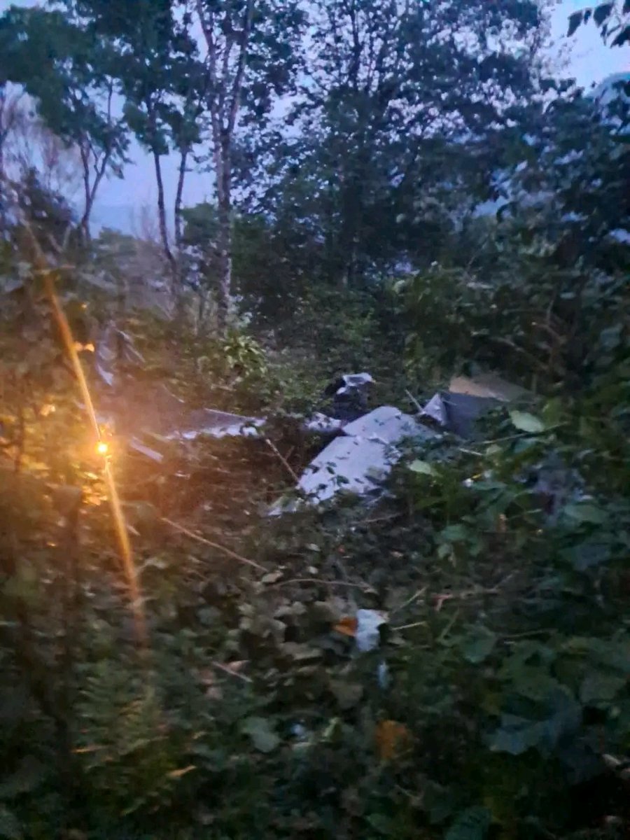 Barillas's tweet photo. URGENTE

Avioneta se estrella en La Dicha Amelco municipio de Barillas Huehuetenango.

Llevaba varios días realizando sobrevuelos por la feria del municipio. https://t.co/PB8wsd8UMS