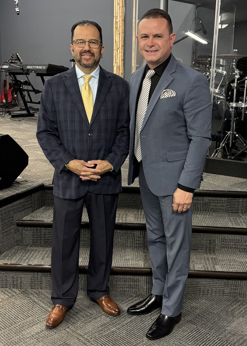 PM_DeJesus's tweet photo. I thank my Lord Jesus for my new friend and brother in Christ, Pastor Byron Salguero of Iglesia Misión De Fe AD in Grandville, Michigan! Ministering for him and enjoying some memorable times of fellowship this weekend was such a blessing and so refreshing for us both! https://t.co/PZ0fxBBIsP