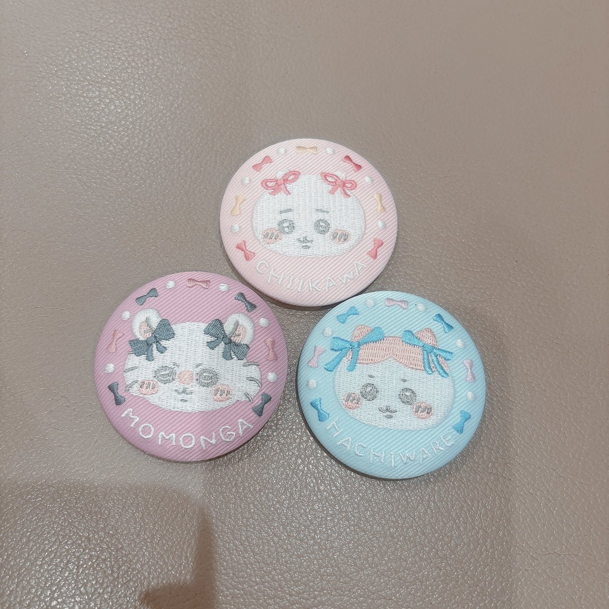 🏷⸒⸒交換 ︎︎ꪔ̤̮ ちいかわ 刺繍缶バッジ 〚 譲 〛⁡ ちいかわ