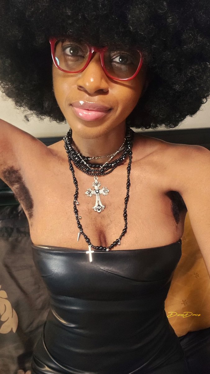 Hairy Mommy | Divine Domina 🌳 tweet media
