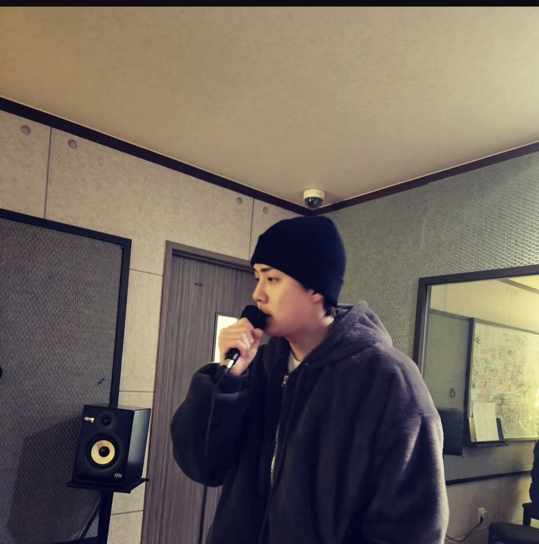 <a href="/momintsxx/">💙🫐 Til 🫐💙 Minsung selca Day🫶🏼</a> It's Voice tuning studio where LeeKnow go to take vocal lessons..