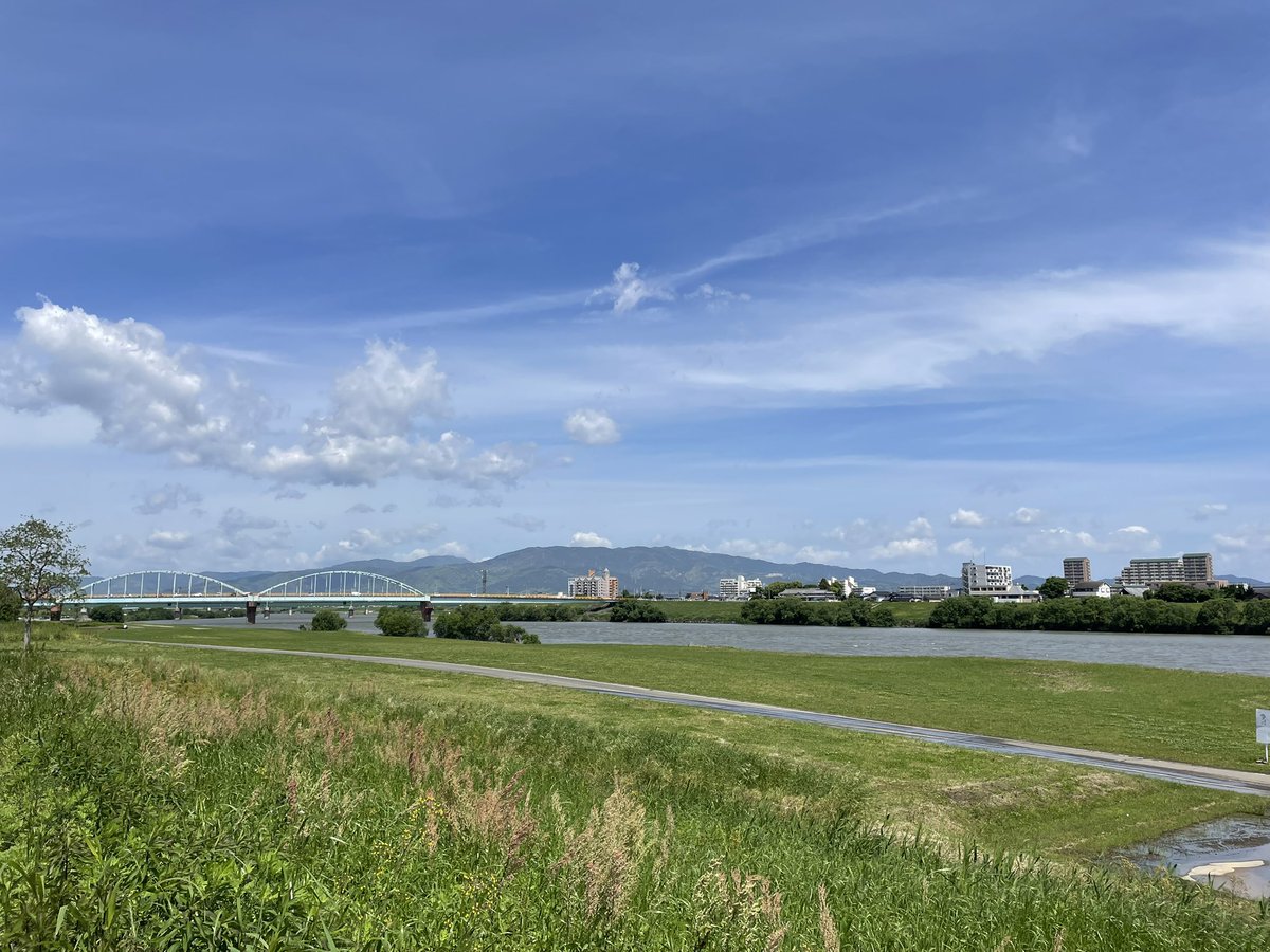Tomo_Mrk3B01's tweet photo. Nature views on my jogging course today!
Now spending a relaxing time jogging &amp; breathing fresh😉
#twinglish #jogging #walking #natureview https://t.co/oCc8rZZ8Sh