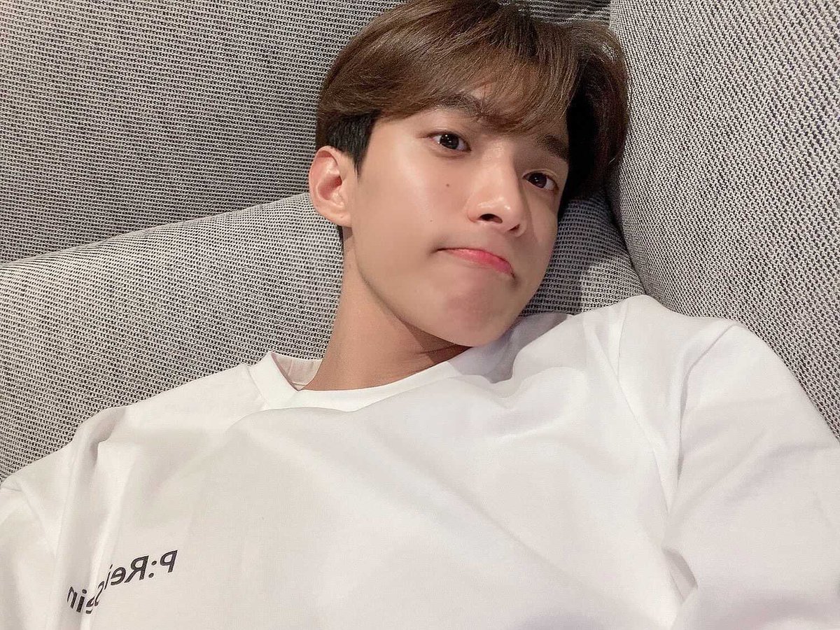 cutiedk_17's tweet photo. 이런 사진 보면서 입덕해서 어쩔 수 없음
말랑뽀둥겸을 영원히 갈구하고 사랑하는거야 https://t.co/8dVyWVQWDO