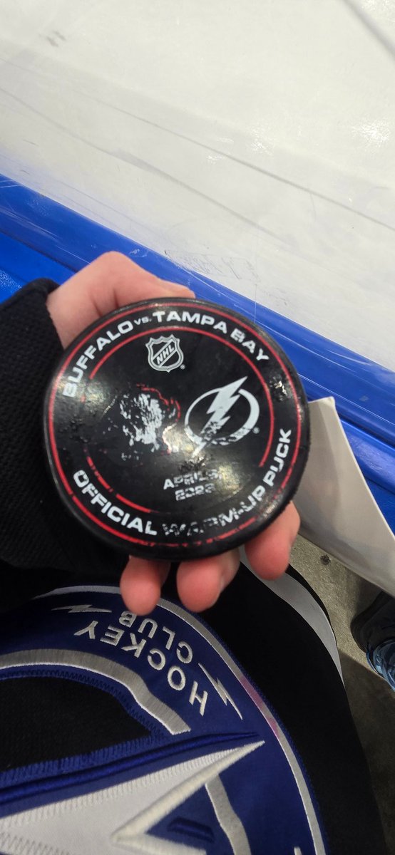 d13_max's tweet photo. THIS SEASON WAS SM FUN; going to my first nhl game, getting a puck from McDONAGH, seeing the lightning in person was the best experience ive ever had and Hopefully next season ill get to go to tampa to experience a home game 💙
Im so greatful for all the new oomfies i got too 🫰 https://t.co/wuZRTyyD8m