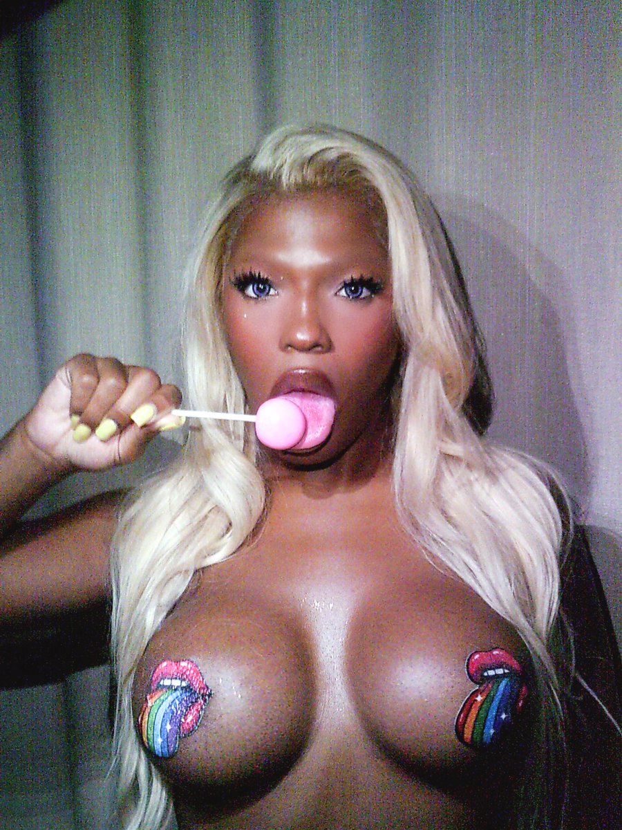 ZEPKINS's tweet photo. ahhh open up 🍭 https://t.co/4j8n12nMi5