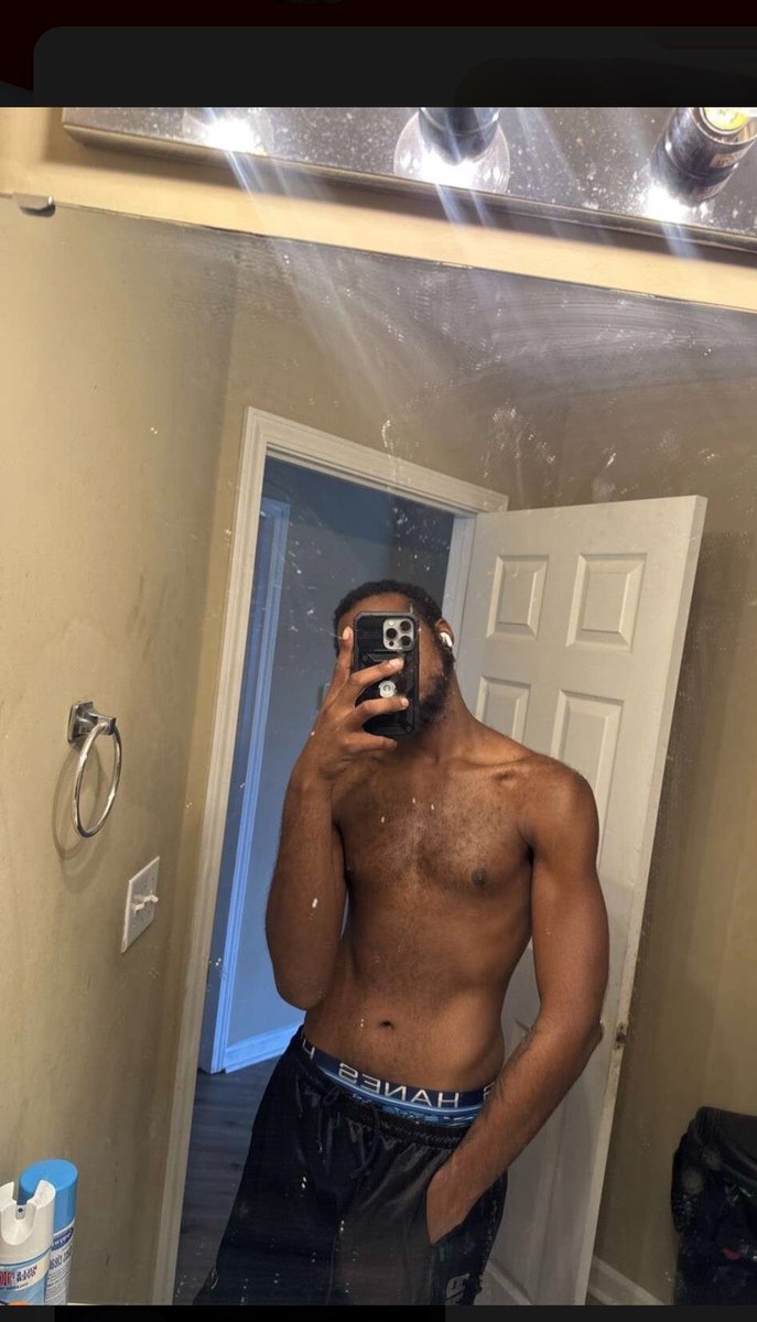 980_chris's tweet photo. It’s almost been a year 🤎🤎 #charlotte #ncfreaks #fitness #420 #masc  #704 https://t.co/tCLmHE3VMZ
