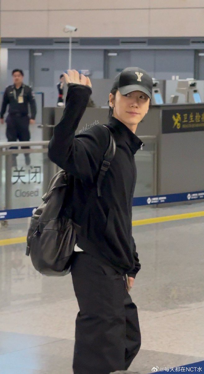 ฮอลลล์ ヅ tweet media