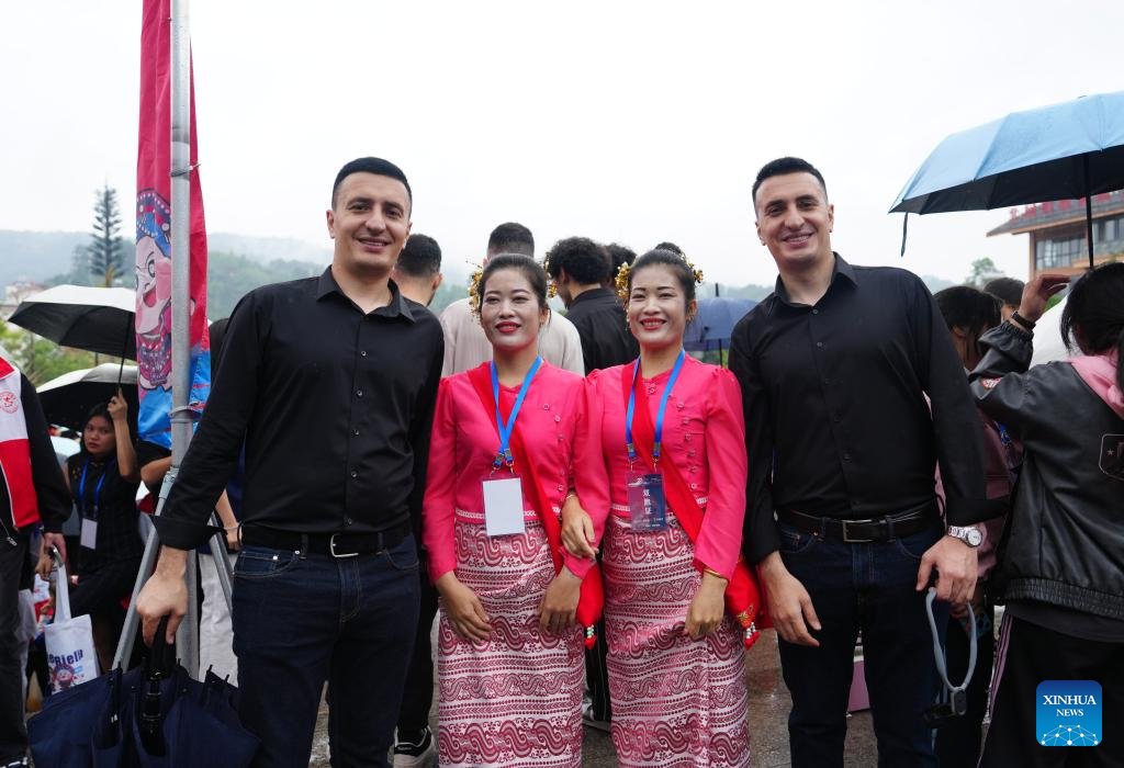 People's Daily, China tweet media