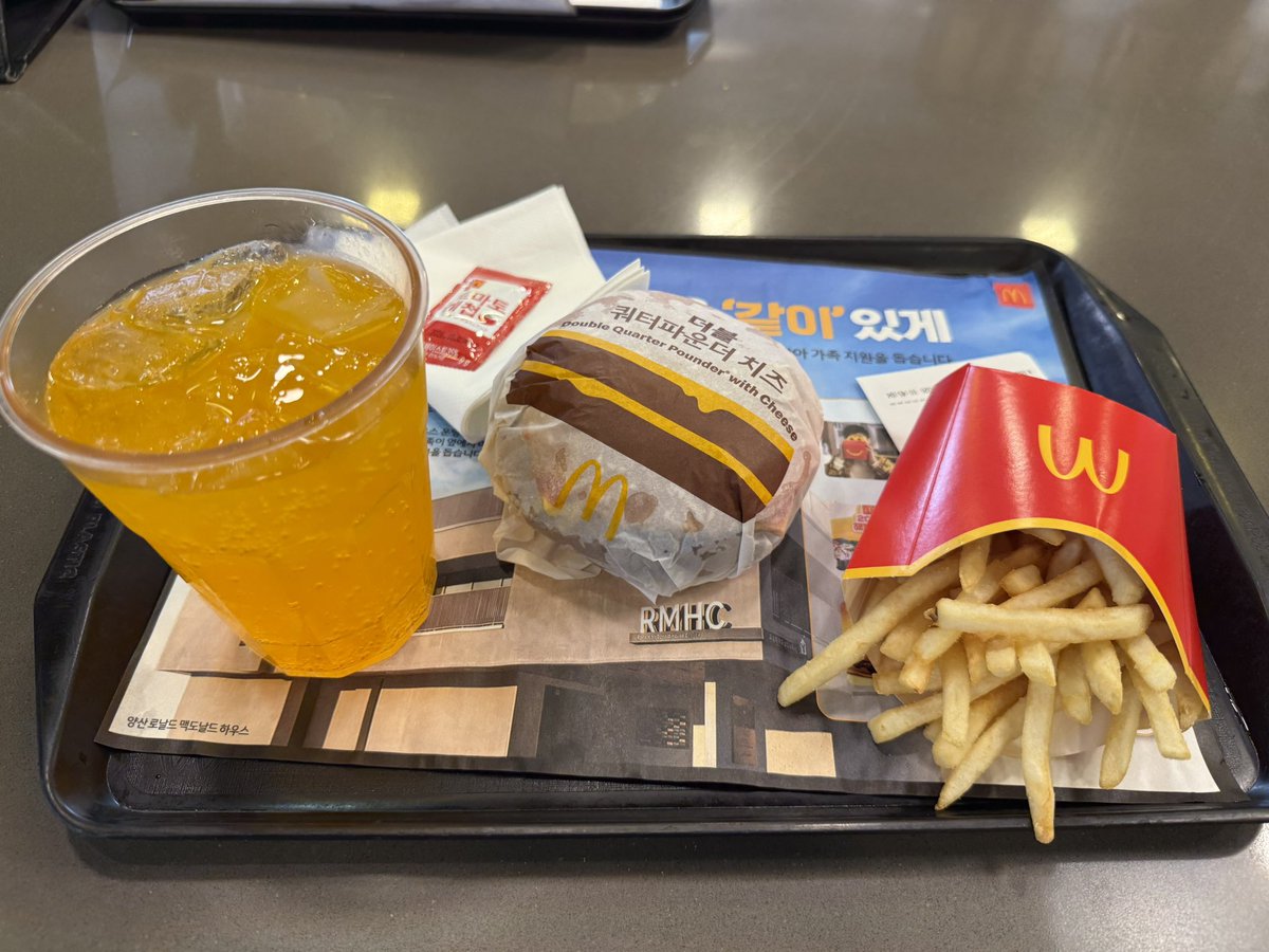 ポテト150個の聖地であるマクドナルド釜山大2号店へ クォーター