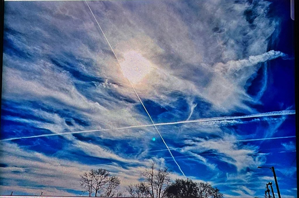 VickiPa60638633's tweet photo. @GreereMedeea I’ll believe it when I DON’T see THIS on a daily basis in Oklahoma! In fact, they’ve started spaying the chemtrails starting in the evenings now. You can see them spraying starting at dusk &amp; when the moon is shining. Hiding their poison. https://t.co/W8K4s6Xzk1