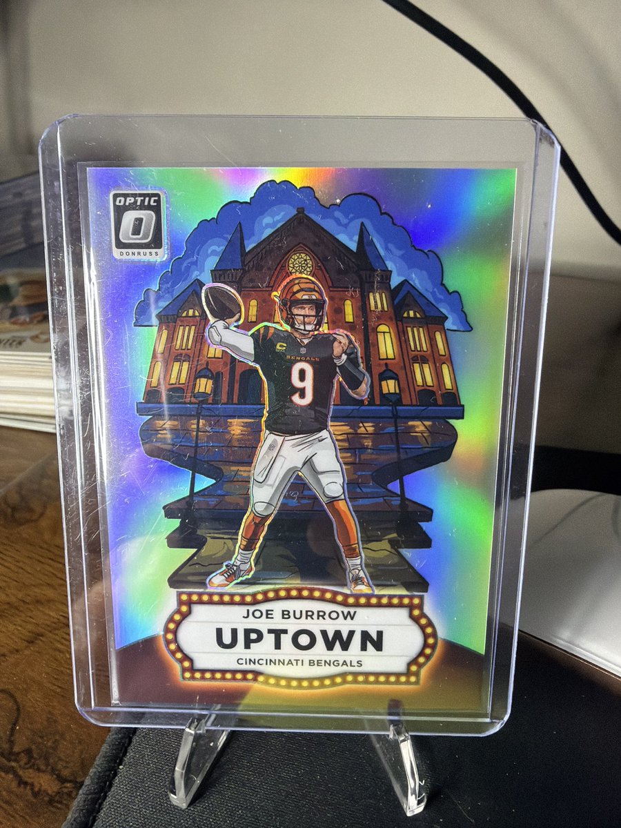 spillersnoah14's tweet image. Would anyone be interested in trades for this Joe Burrow Uptown? Would love to swap for Shough either similar value or Uptown. 

Reposts appreciated.
