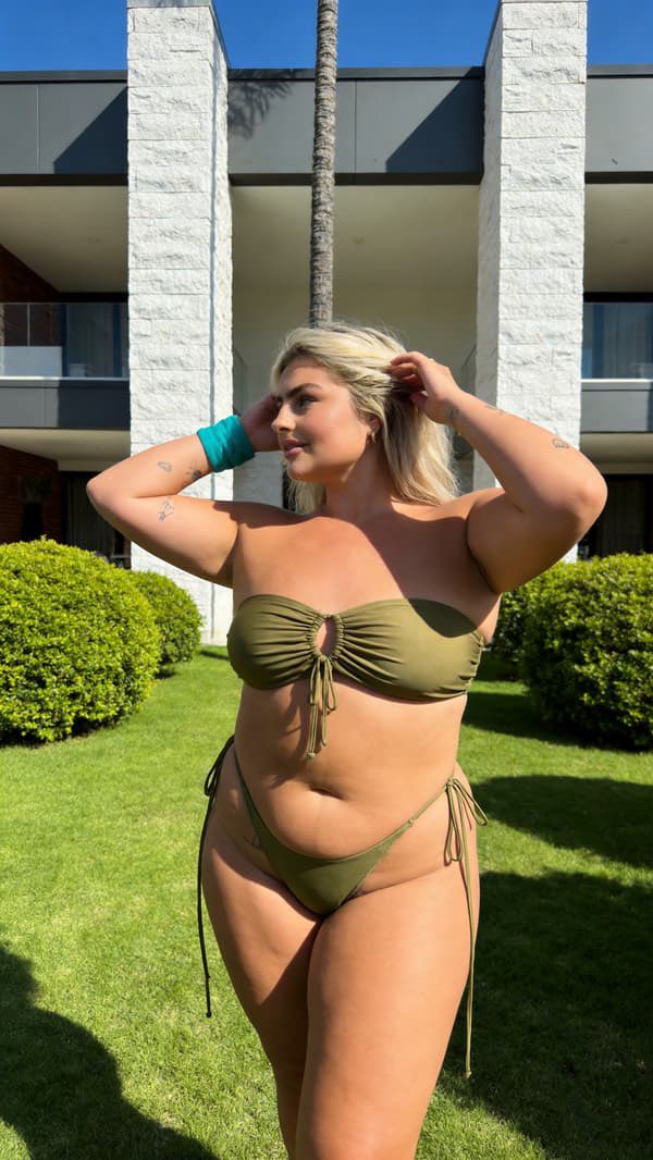 Big white mommy 🤍 tweet media