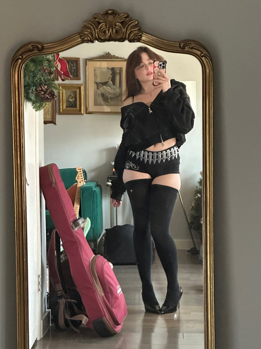 thigh highs >>>