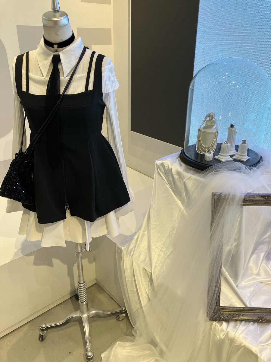 THE［　］STORE tweet media