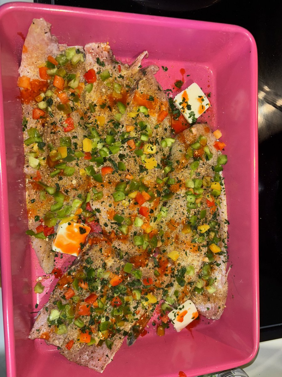 239mook's tweet photo. Catch my own fish and cook it 💪🏿🔥💯
#saltwaterfish #redsnapper #sheepshead #trout https://t.co/yMJASP8JBI