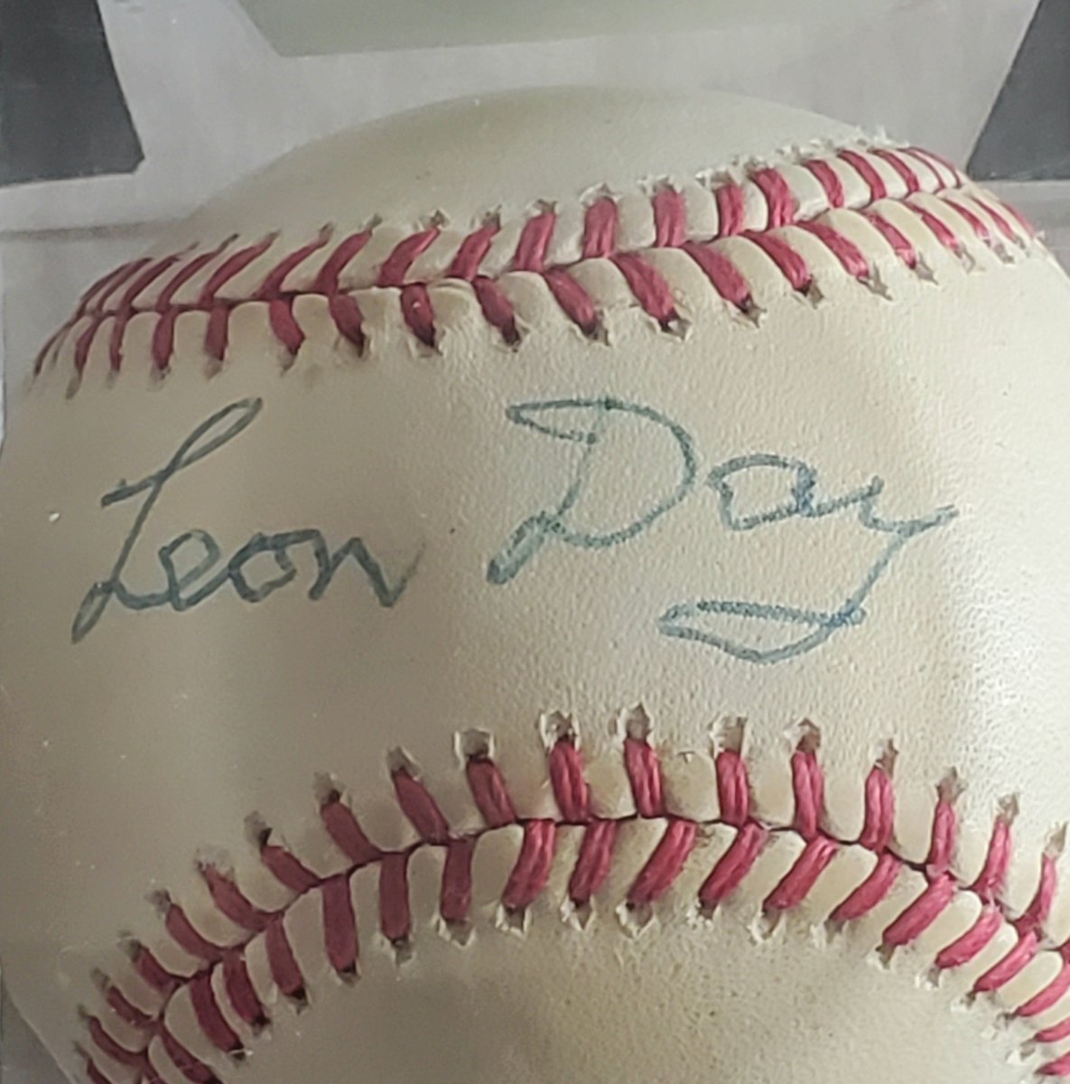 ExamineBaseball's tweet photo. 🔥 FS: Elite Negro League Autographs

🏷️ HOF Autographed Baseballs

Cool Papa Bell
Leon Day
Larry Doby
Buck Leonard

🏷️ Signed Cards &amp; Cuts

Willie Wells
Newt Allen (PSA DNA)
Ray Dandridge
Luke Easter
Double Duty Radcliffe
Joe Black
Elston Howard
Lou Dials

Pics + Pricing Below. https://t.co/nL2hc42hqE