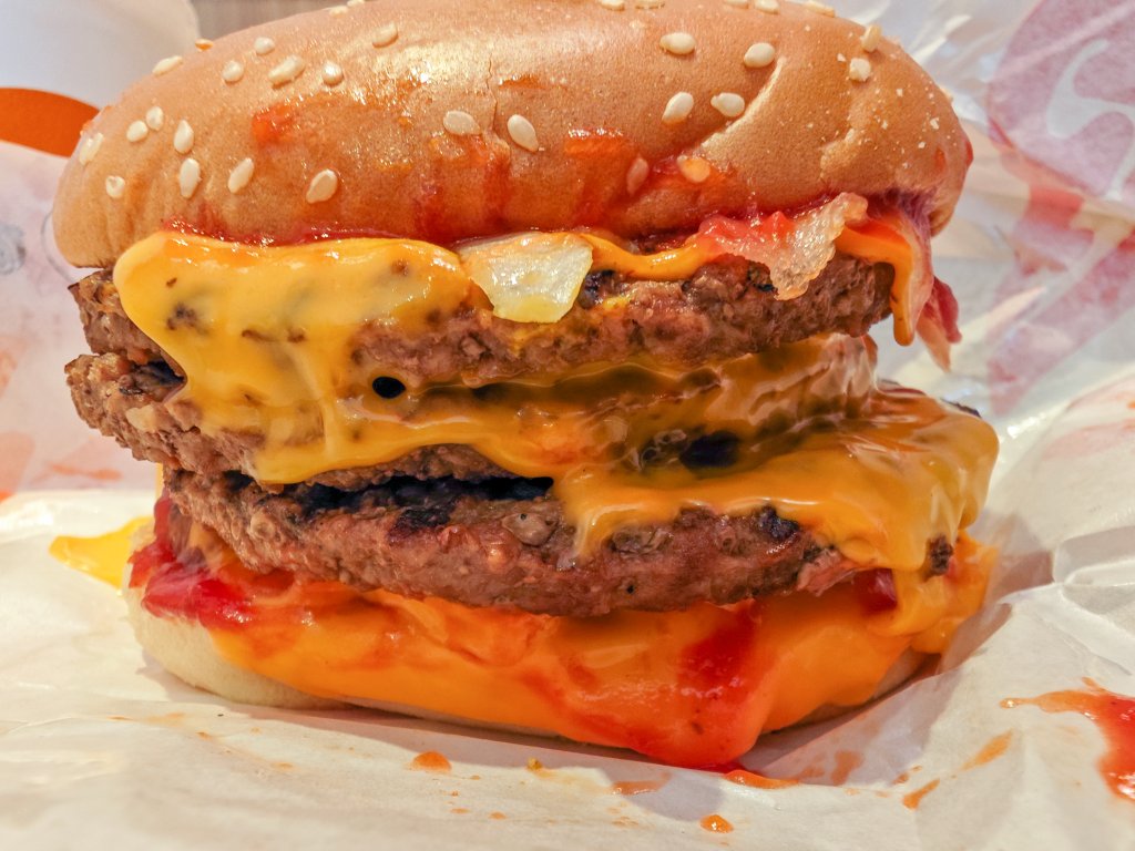 さすがのボリュームだ！🍔