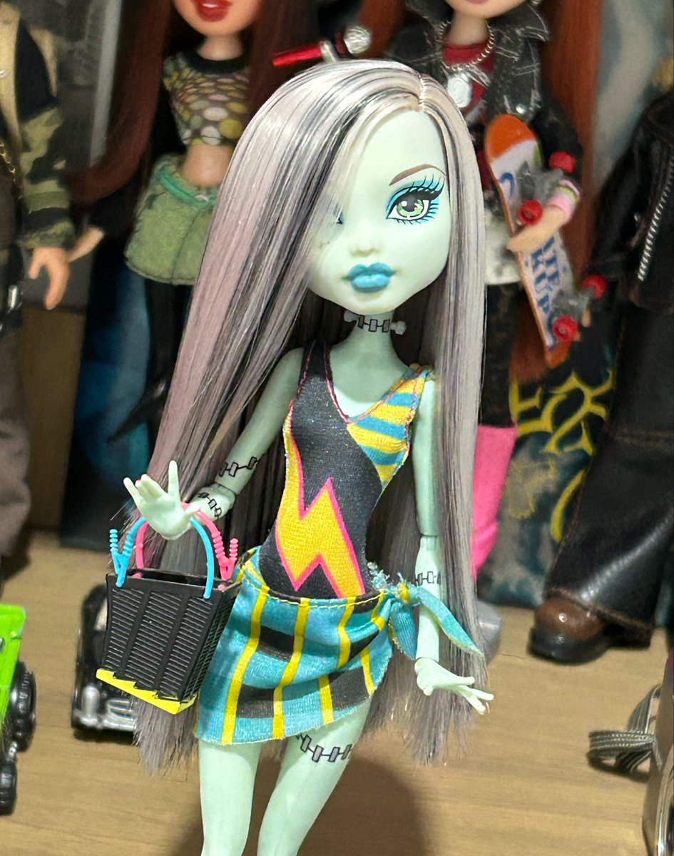 It's Alive Mundinho Bratz Bratzil tweet media