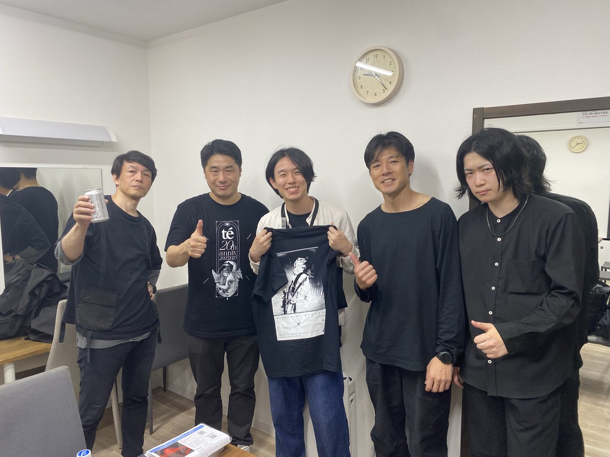 mkoderanushi's tweet photo. NO WORDS NEEDED 2026 #ノワニ

nushiとnohの2ステージやりきりました
ありがとうございました！

写真はte'の皆さんと
中1の時に父親にお願いして、人生で初めて行ったライブがte'のライブでした
(今日は父親も来てくれてました)
14年経って同じイベントの出演者として出会えたのがとても嬉しいです https://t.co/7PVl29tKKl