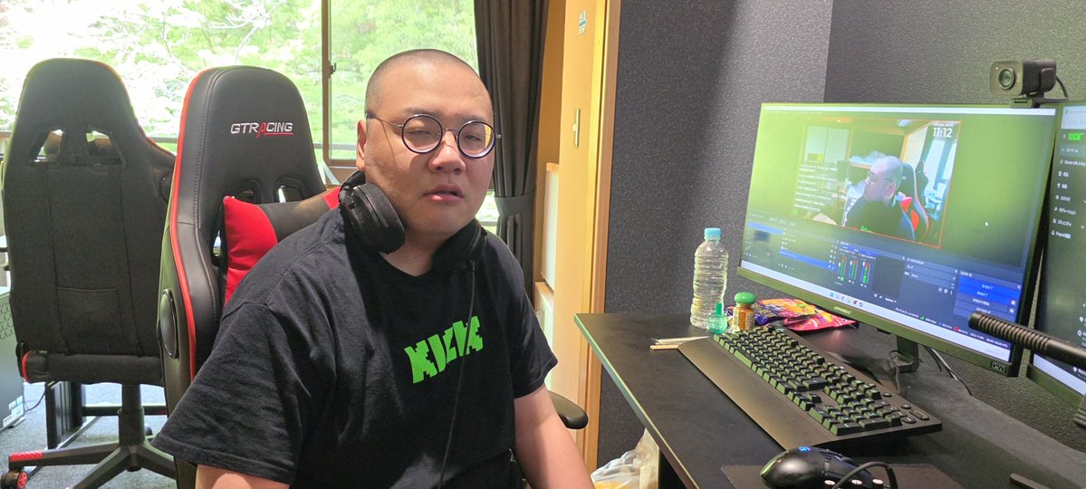 しもやか tweet media
