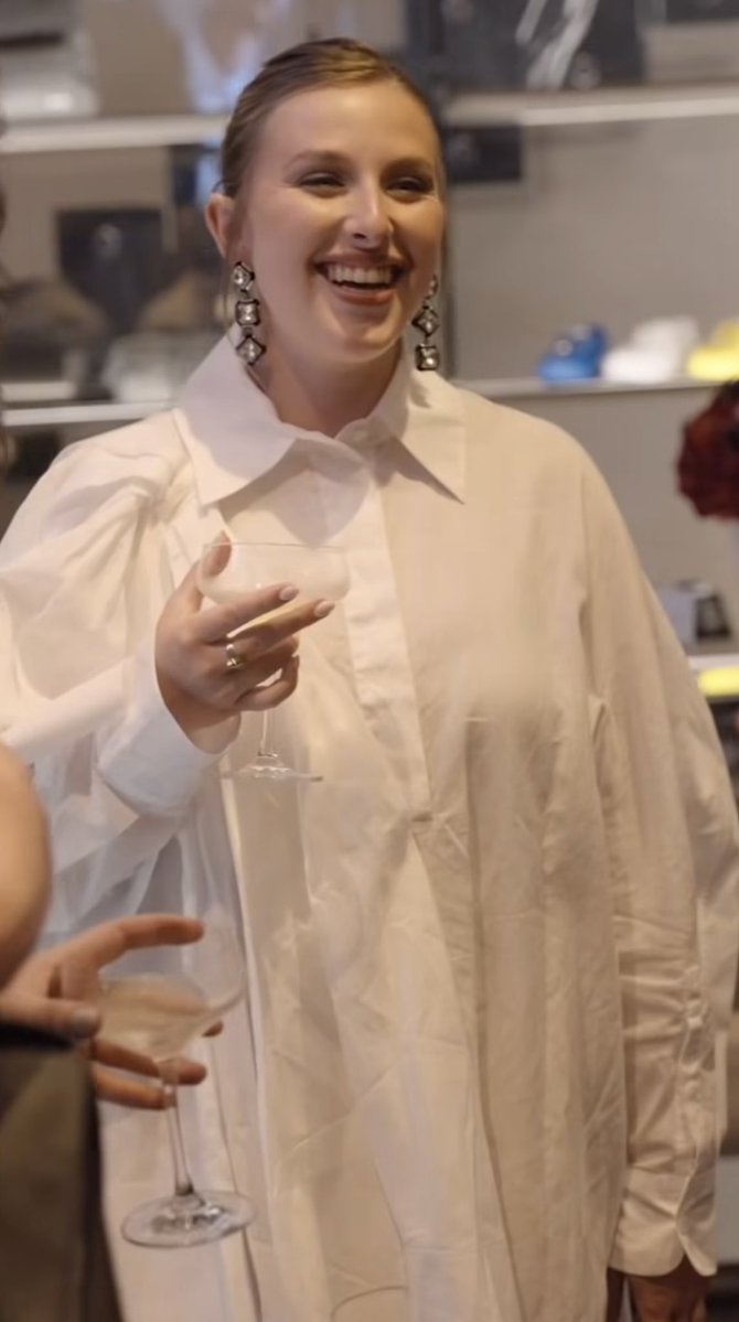 B22Marie's tweet image. Elle à l’air si heureuse, elle vit tellement sa meilleure vie 😎 #HelenaBailly