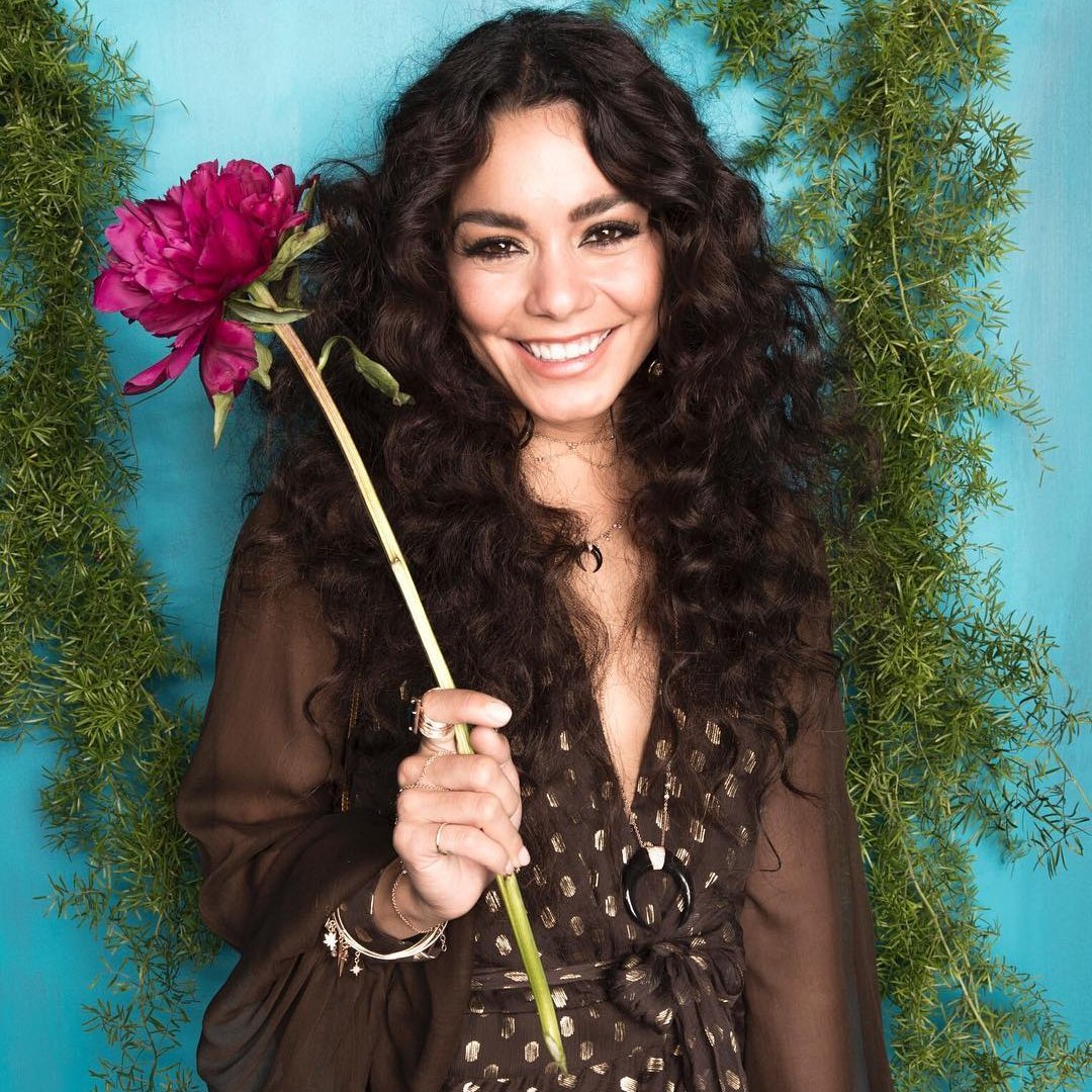 Vanessa Hudgens Archive tweet media