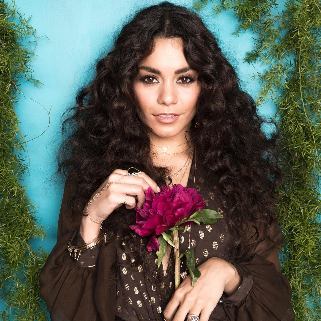 Vanessa Hudgens Archive tweet media
