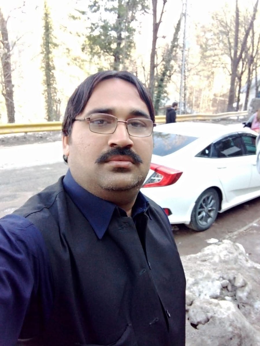 Stouryani1's tweet photo. ملک آصف کالوخیل جنکی عمر بمشکل 27 سال ہوگی کو پہلے دائیں گردے میں تکلیف ہوئی اور ڈیرہ اسماعیل خان کے ڈاکٹروں کی دوائی کے ساتھ وہ مسلہ حل ہو گیا۔ اور کافی سال پھر انہیں گردے میں کوئی مسلہ نہیں ہوا۔ 
لیکن چند ہفتے پہلے بائیں گردے میں https://t.co/lzdrIBTiBf