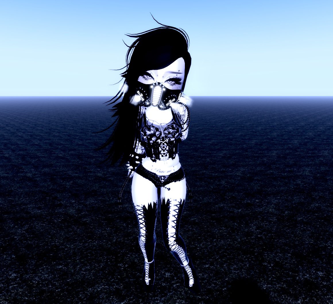 MadVixin's tweet photo. Cypher-ish goth core fit in Royale high 

・゜゜          .     . *     *✧･ﾟ:*
・                  ✧･ﾟ:                     
⛧°。 ⋆༺♱༻⋆。 °⛧
#royalehigh #roblox #royalehighroblox #royalehighschool #royalehighoutfits https://t.co/TAFFab9tlP
