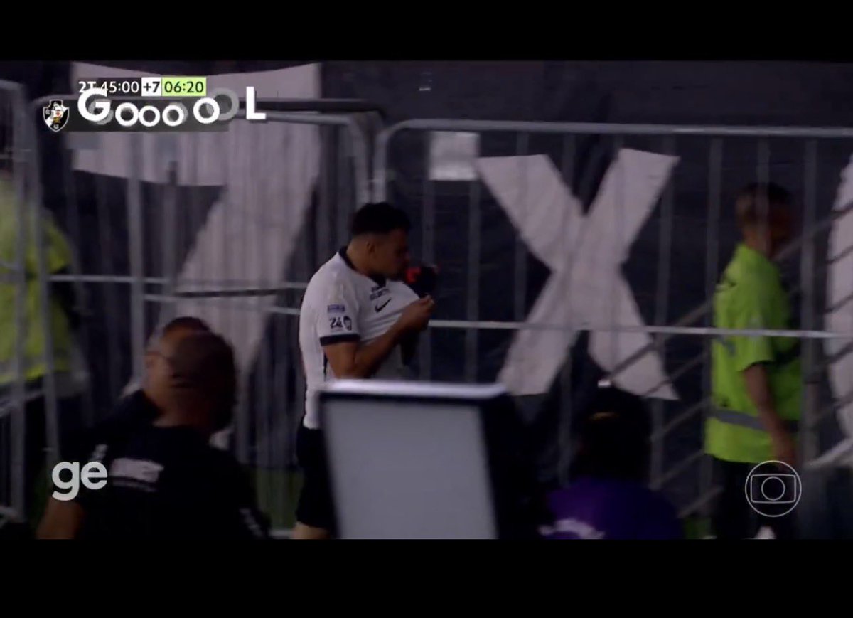 ✠Estagiário do VASCO✠ tweet media