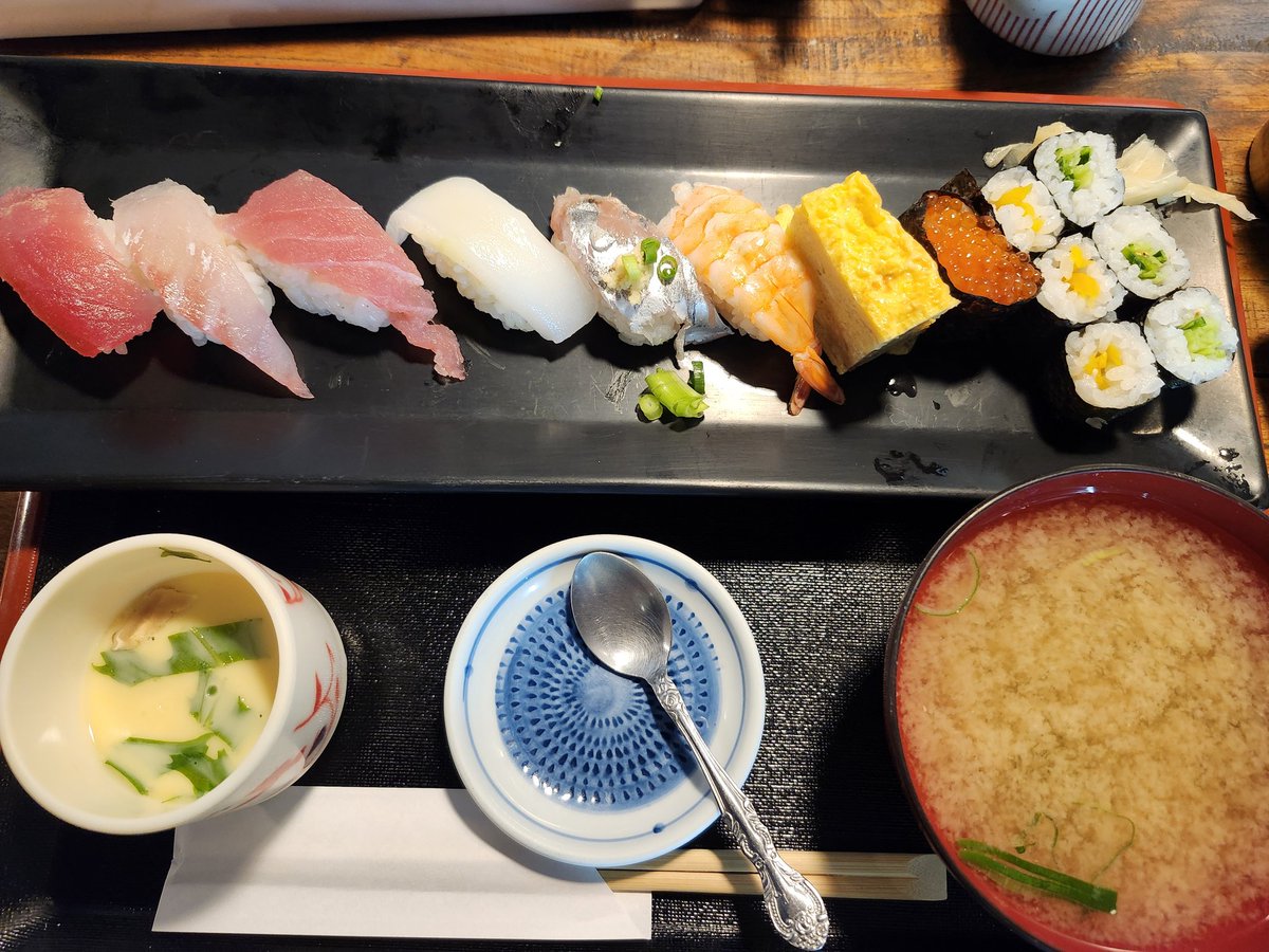 Bob_pattern7's tweet photo. 今日は1人で昼呑み開始(*´ー｀*)
酒呑みには天国のようなお店です🍶 https://t.co/xEXt1T45TN