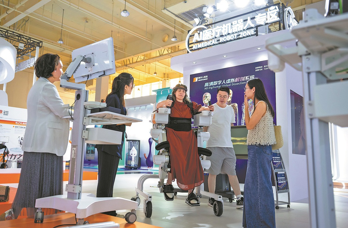 ChinaDaily's tweet image. As artificial intelligence gains traction in China's healthcare system, experts say its expansion is following a clear pattern, shaped as much by clinical realities as by technological capability. #tech #AI bit.ly/4dmkChJ