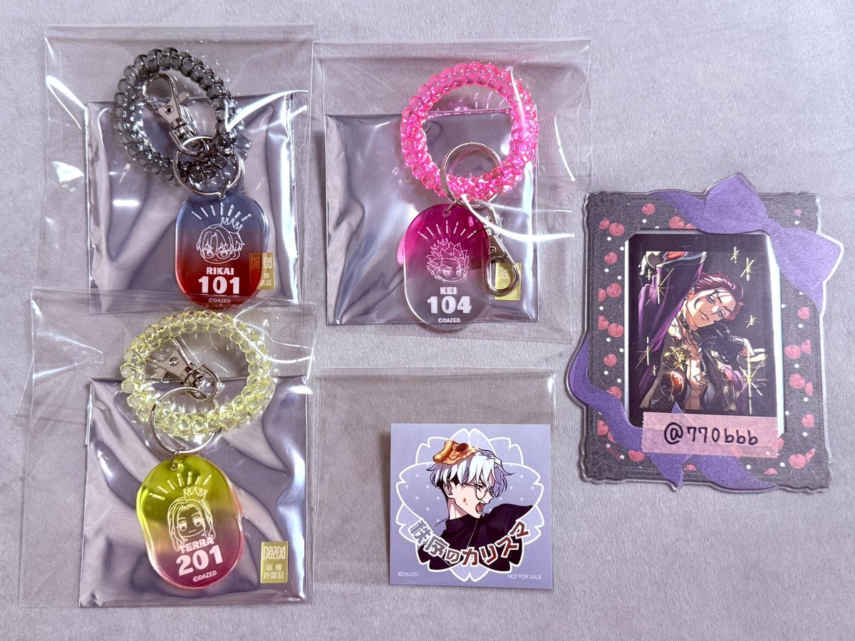 770bbb's tweet photo. 【譲渡募集】
カリスマ オンリーショップ
ロッカー風アクリルキーホルダー
イラストシール

譲→理解、猿川、テラ
求→定価＋送料
       (シールは300円でお譲り＞天彦と交換)

○郵送交換、又は5/16池袋でお手渡し
○ゆうちょ銀行振込
○金額相応のチェキカとの交換も可
お気軽にお声がけください https://t.co/AUpliEz17k