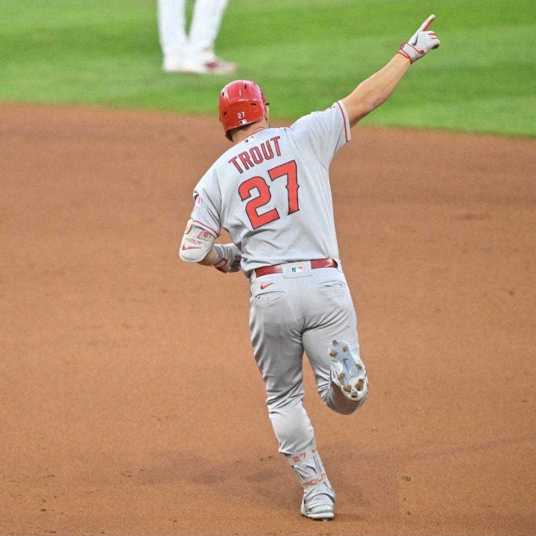 CgyGuns's tweet image. We had a few bullets left in the chamber &amp;amp; shot down the Birds late in both games. 2 @CgyGuns debuts - Hewy finessed his way around a shakey defensive &amp;amp; threw a great 6 innings with only 2 earned on 5 errors in Gm1. Jett Trout went 4/4 with 4 RBI &amp;amp; the walk off in Gm2 #pewpew