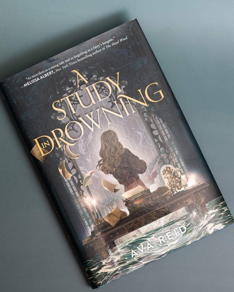 cvvbookshop's tweet image. For fans of twisted fairy tales, gothic core, and mystery. A Study in Drowning by Ava Reid follows two academic rivals who are on a hunt to discover the secrets within the crumbling Hiraeth Manor.  #astudyindrowning #avareid #readmorebooks #gothicfantasy #darkacademia