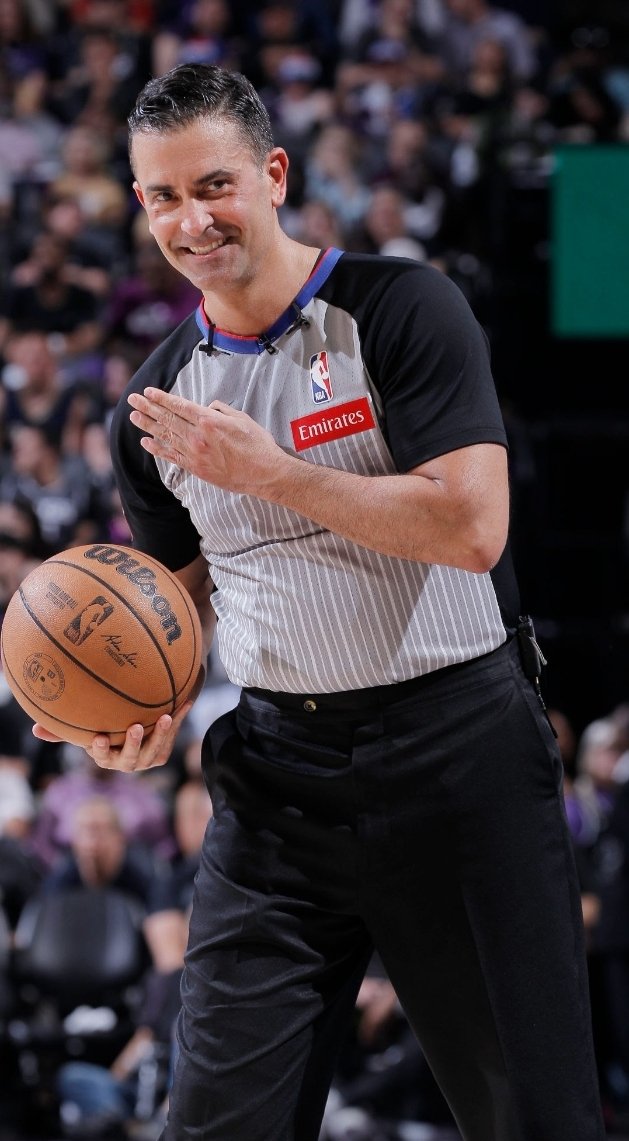Dr_Dreidel_'s tweet photo. James harden is disgusting player. He just flopped his way into Coach Darko on purpose knocking him over & Zach Zarba ain't doing nothing about his antic. Rip through fouls. Been at the line all night made 3 baskets but has 13 Fts.
Cavs have 37 FTs as a team
#TORvsCLE https://t.co/YAxYduKVBp
