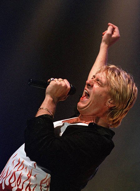 DefLeppardRB's tweet photo. Joe Elliott of Def Leppard where and when? https://t.co/wkC7Bb6Gtw