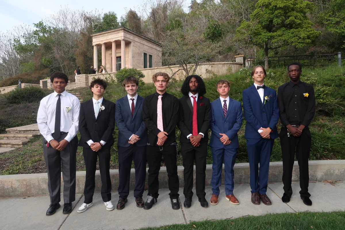 DruReuss1's tweet photo. Had a great time at prom with my East High track and field team mates! Great memories and better friends! https://t.co/GdZ6pCIXFl