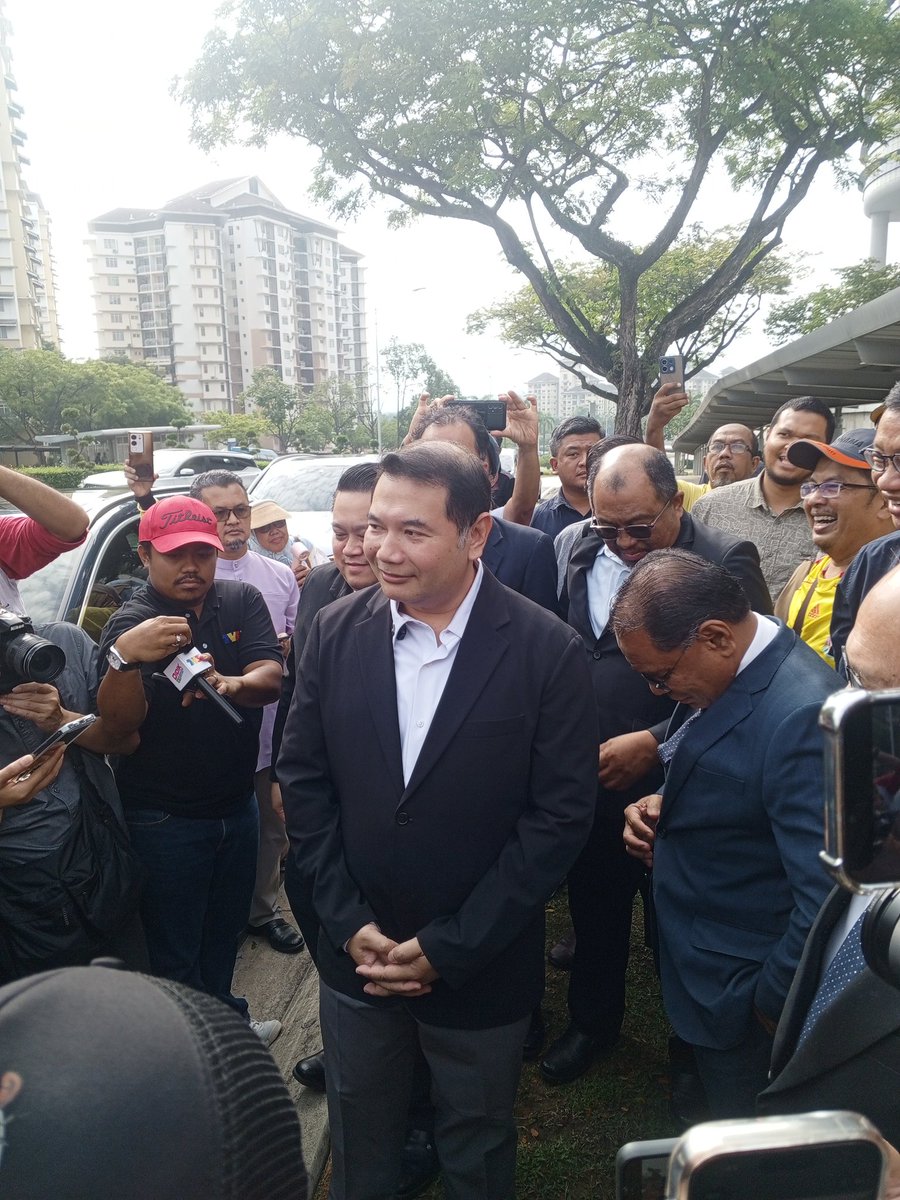 <a href="/amer7211/">Amer Hamzah</a> <a href="/nr___na/">☺️🇲🇾</a> 🤭🤭