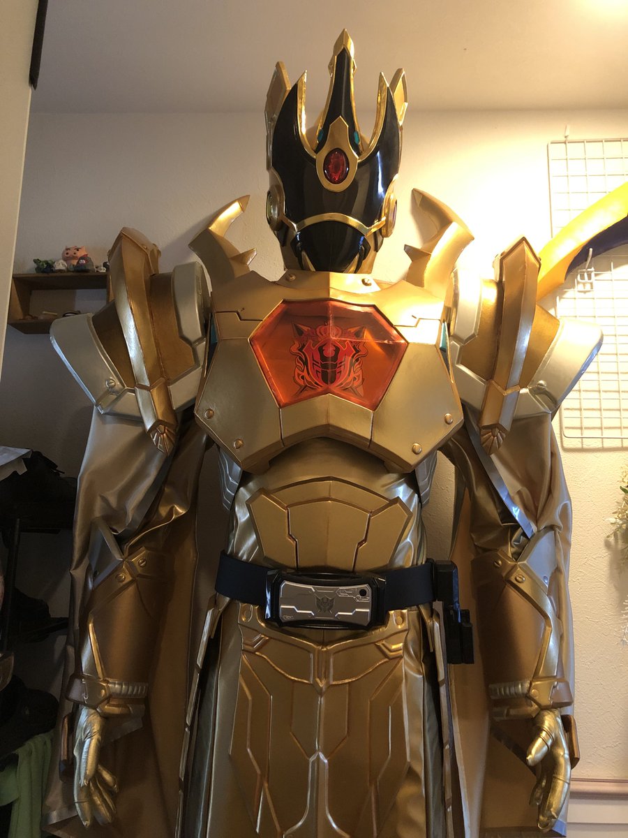 GWなので玄関を金色にした