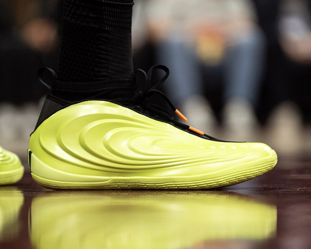 Nice Kicks tweet media