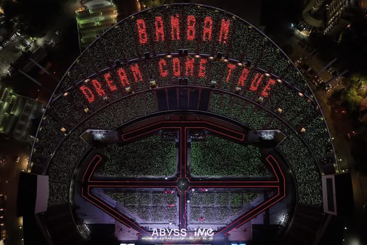 วันนี้เมื่อ 2 ปีที่แล้ววันที่ 4 พฤษภาคม 2567 คอนเสิร์ต 2023-2024 BamBam THE 1ST WORLD TOUR ENCORE [AREA 52] in BANGKOK #BamBam ได้สร้างสถิติใหม่เป็นศิลปินชายเดี่ยว K-POP คนแรกที่จัดคอนเสิร์ตเดี่ยวที่สนามราชมังคลากีฬาสถาน แบบฟูลสเกล SOLD OUT ทั้งสเตเดียม!